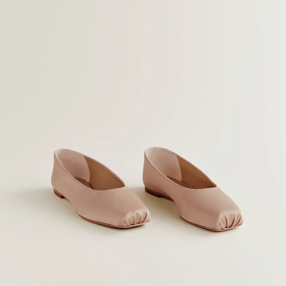ISO Reformation Mikayla Ballet Flats in Champagne 5.5 or 6